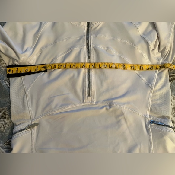 Lululemon White Front Of The Pack Half Zip Pullover Size 4 EUC - Picture 11 of 12